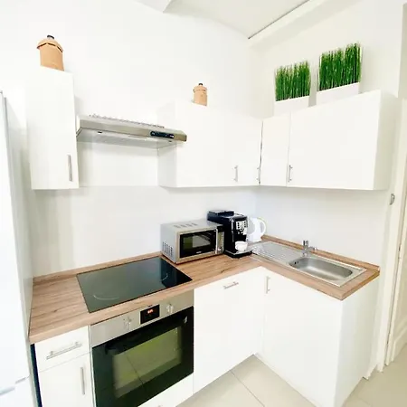 Luxury In The Centre Ac Parking Garden Apartamento