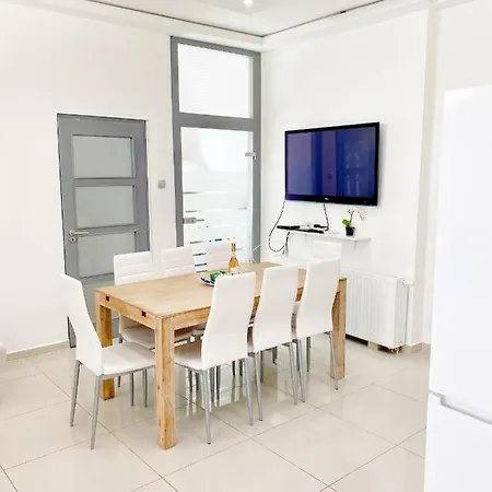 Luxury In The Centre Ac Parking Garden Apartamento