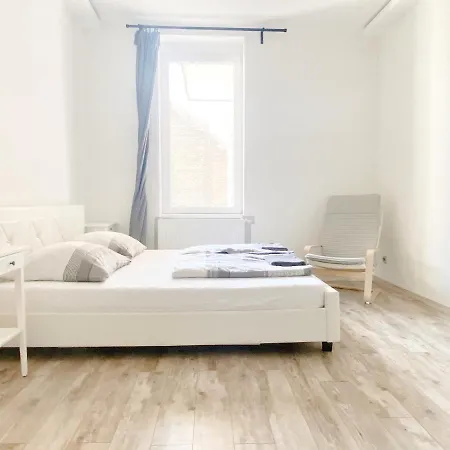 Luxury In The Centre Ac Parking Garden Apartamento