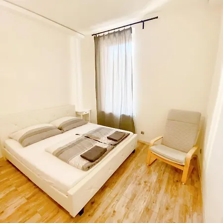 Luxury In The Centre Ac Parking Garden Apartamento